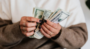 Amazon Reimbursement Service Provider vs Amazon Reimbursement Software - Featured Image